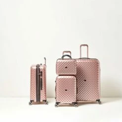 IT Luggage Glitzy - Medium Plus (Metallic Rose Gold) -Suitcase Sales 2024 12 3e6fbc6f 7861 475a a132 38cfc6c4d52b
