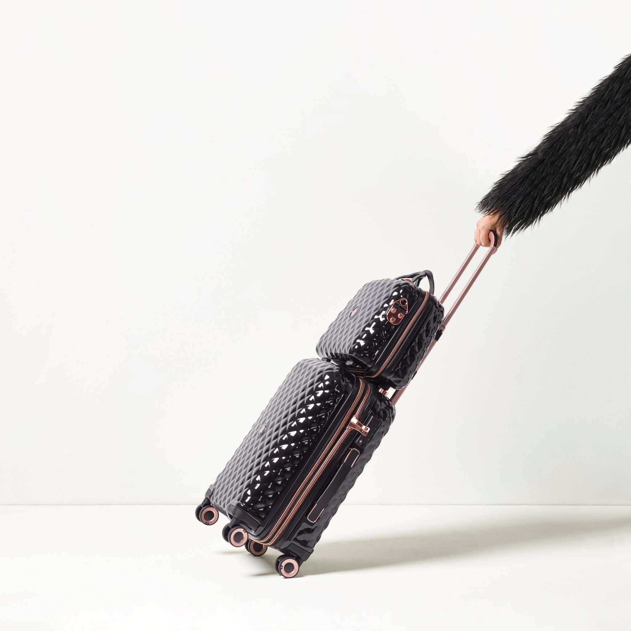 IT Luggage Glitzy - Vanity Case (Black) 10 IT Luggage Glitzy - Vanity Case (Black) - Image 8