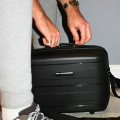 IT Luggage Momentous - Vanity Case (Black) 11 IT Luggage Momentous - Vanity Case (Black) -Suitcase Sales 2024 2 acda522a 7277 4ba5 b781 ee917dabe9a9