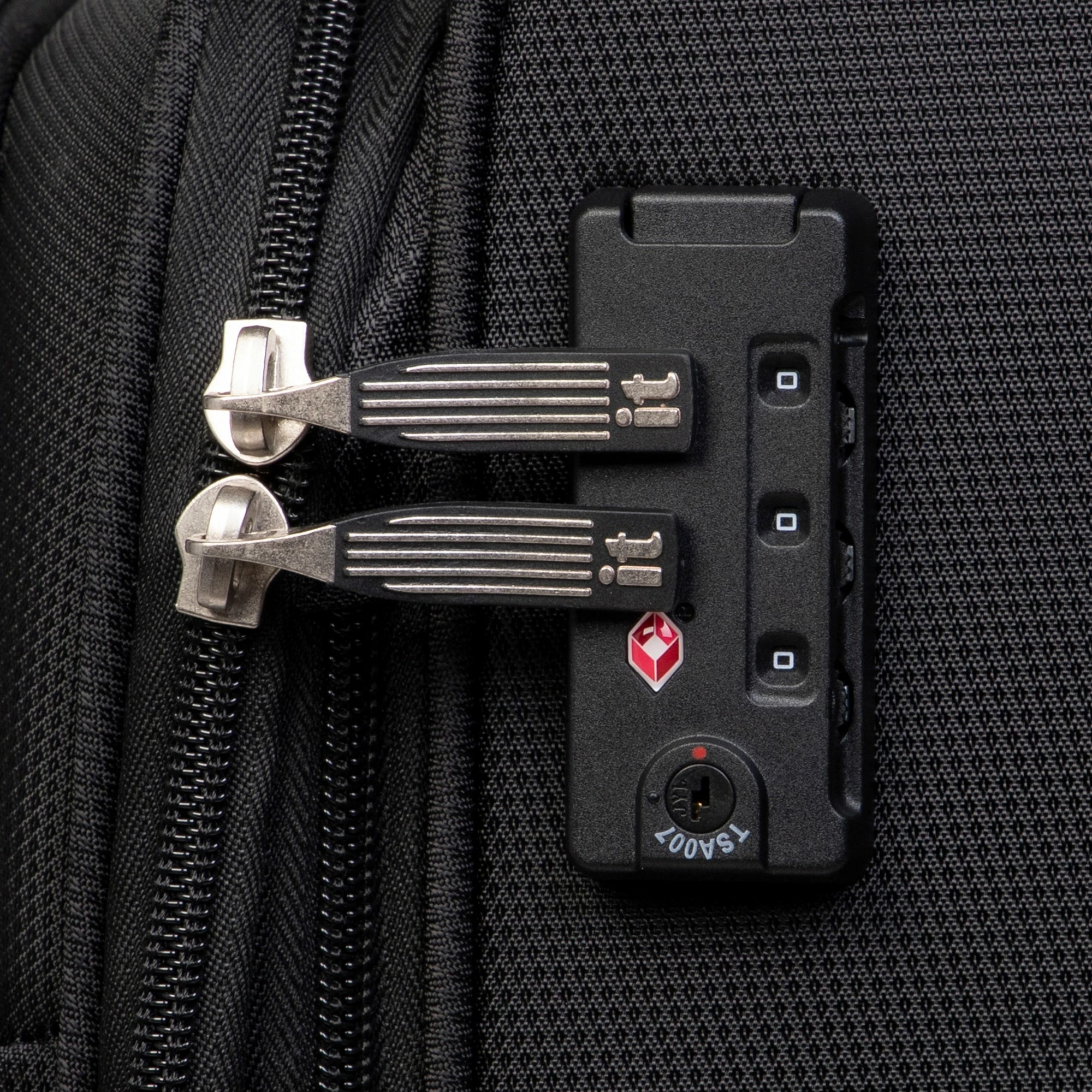 IT Luggage Intrepid - Cabin (Black) 5 IT Luggage Intrepid - Cabin (Black) - Image 3