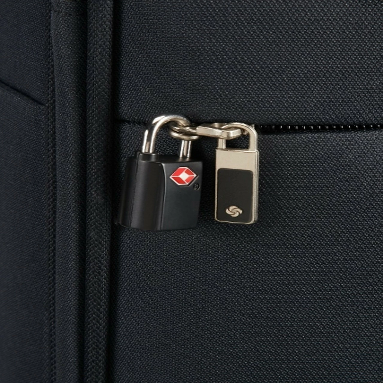 Samsonite Base Boost 4 Wheel Expandable Suitcase - 78cm 21 Samsonite Base Boost 4 Wheel Expandable Suitcase - 78cm - Image 19