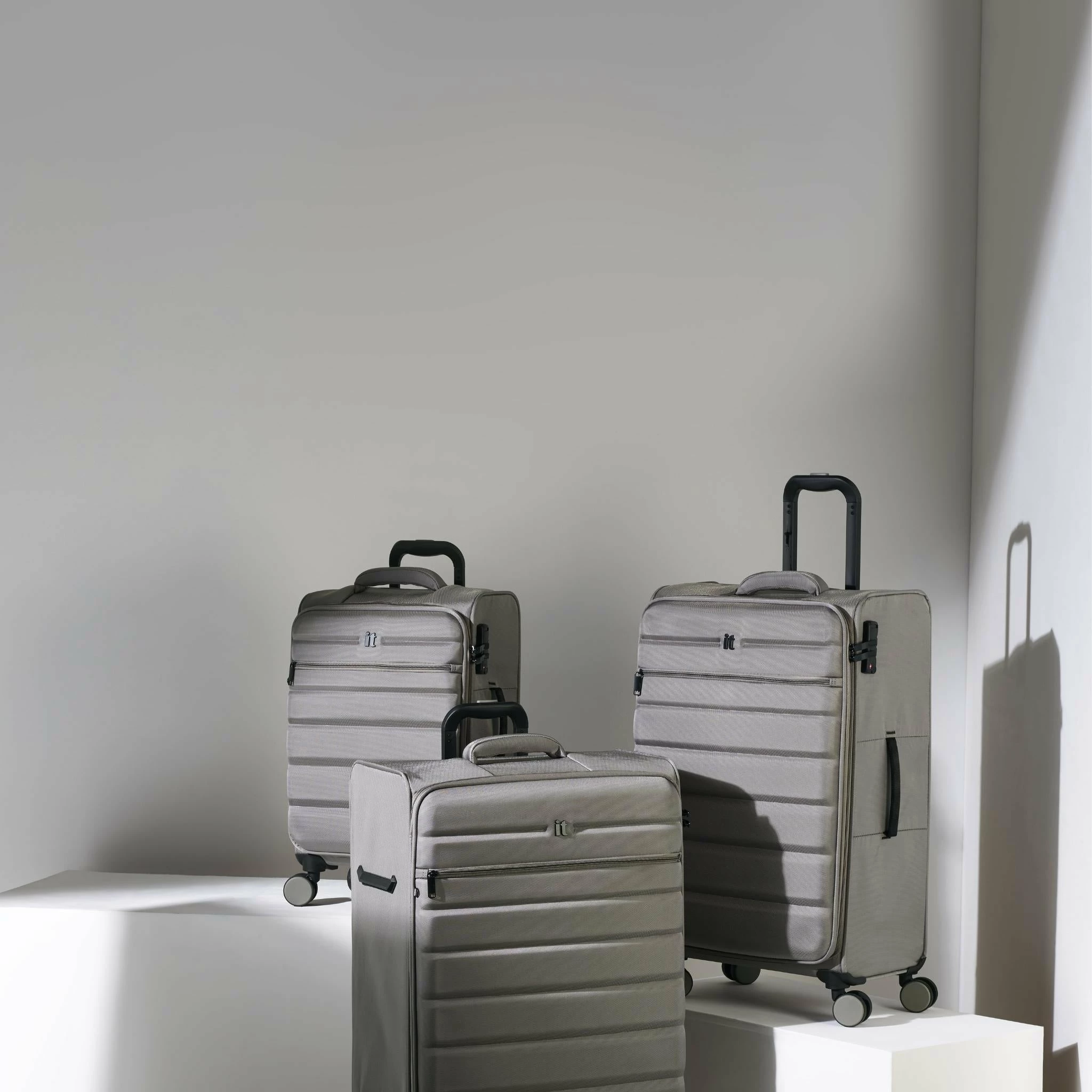 IT Luggage Census - 3pc Set (Grey Skin) 12 IT Luggage Census - 3pc Set (Grey Skin) - Image 10