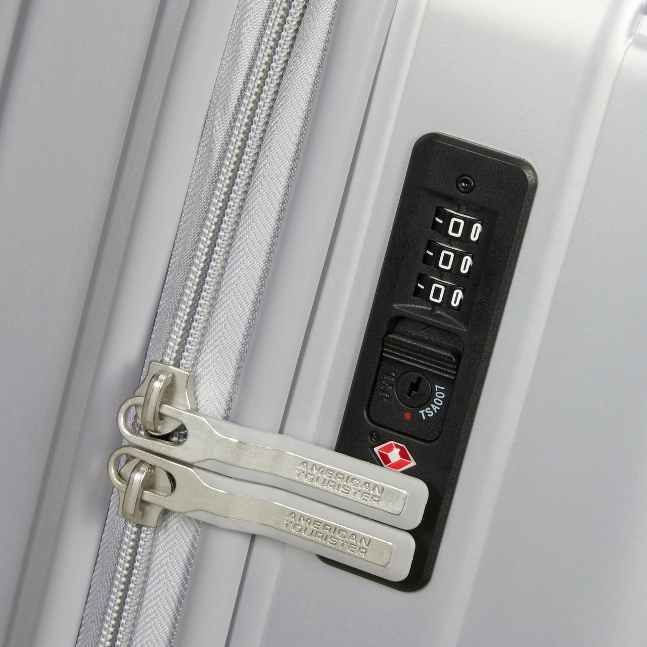 American Tourister Geopop 4 Wheel Large Suitcase - 77cm 18 American Tourister Geopop 4 Wheel Large Suitcase - 77cm - Image 16