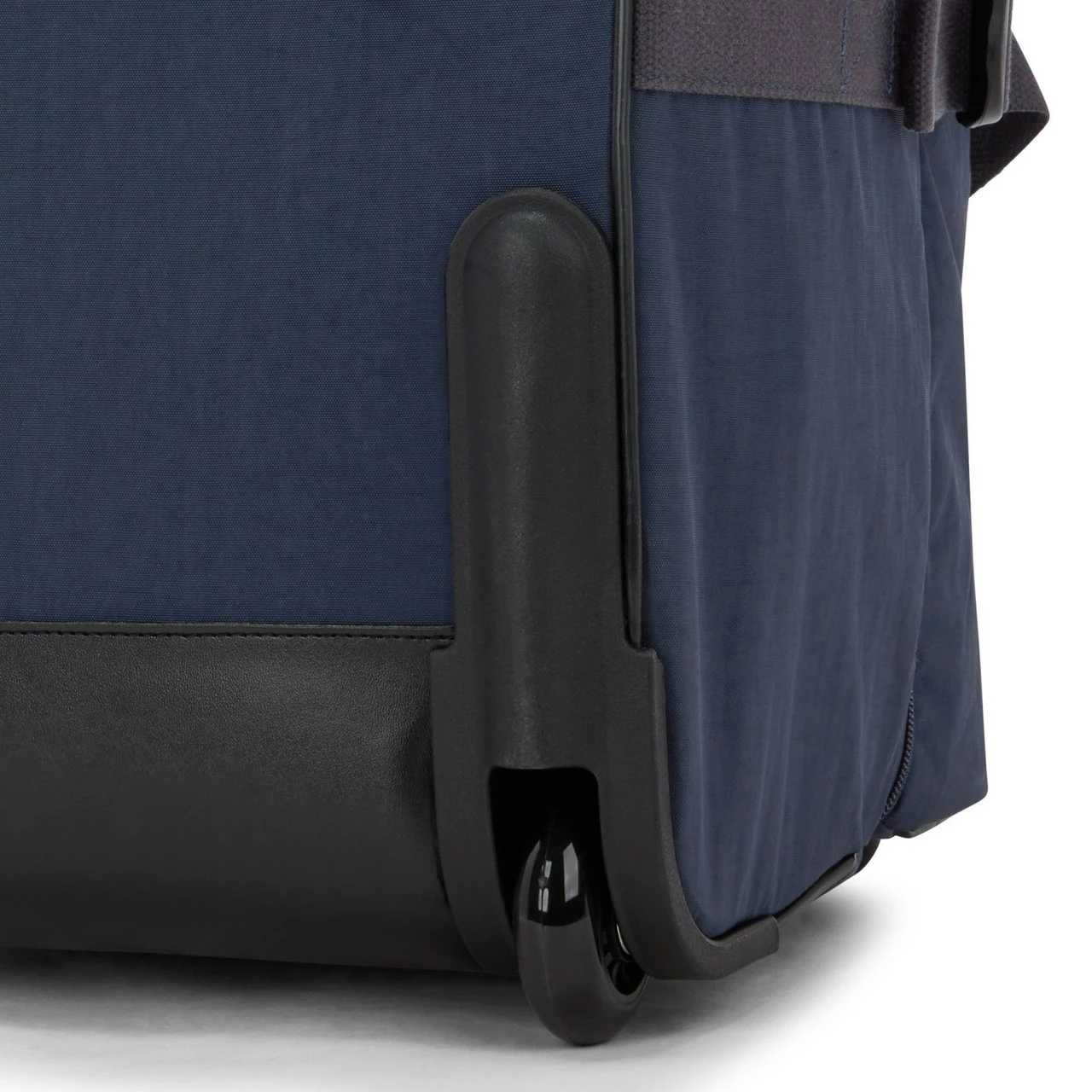 Kipling Teagan L 2 Wheeled Duffle - 77cm 6 Kipling Teagan L 2 Wheeled Duffle - 77cm - Image 4