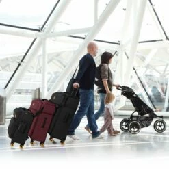 Simultaneous - Large (Black) -Suitcase Sales 2024 Simultaneous Set Family lifestyle 6d06cf4c 90c2 4f8d 94e7 ee9976fc96b4
