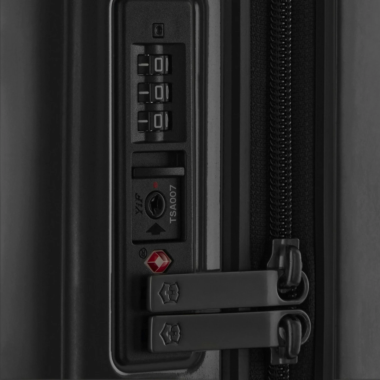 Victorinox Airox Global Cabin Suitcase - 55cm 14 Victorinox Airox Global Cabin Suitcase - 55cm - Image 12