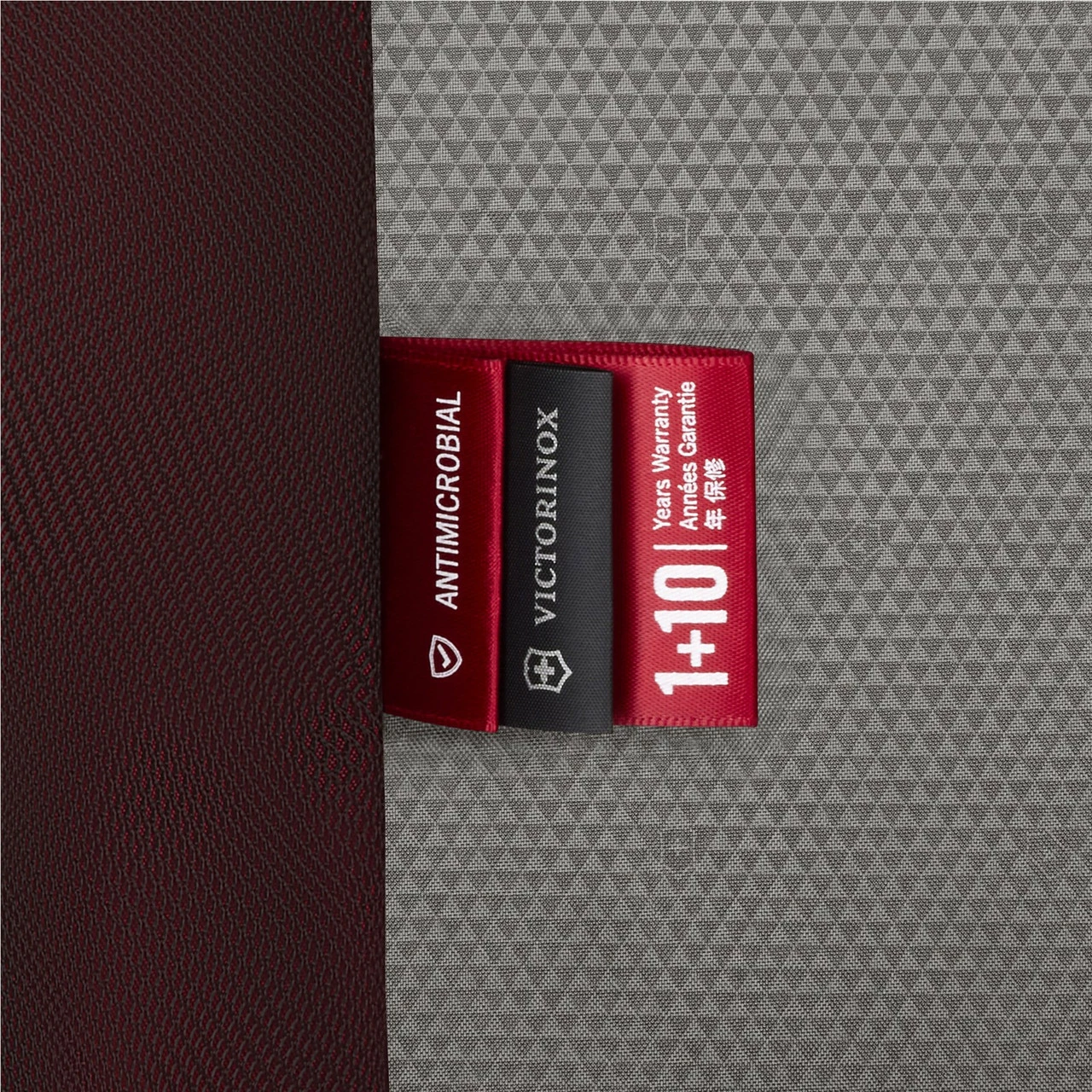 Victorinox Crosslight Expandable Medium Suitcase - 68cm 18 Victorinox Crosslight Expandable Medium Suitcase - 68cm - Image 16