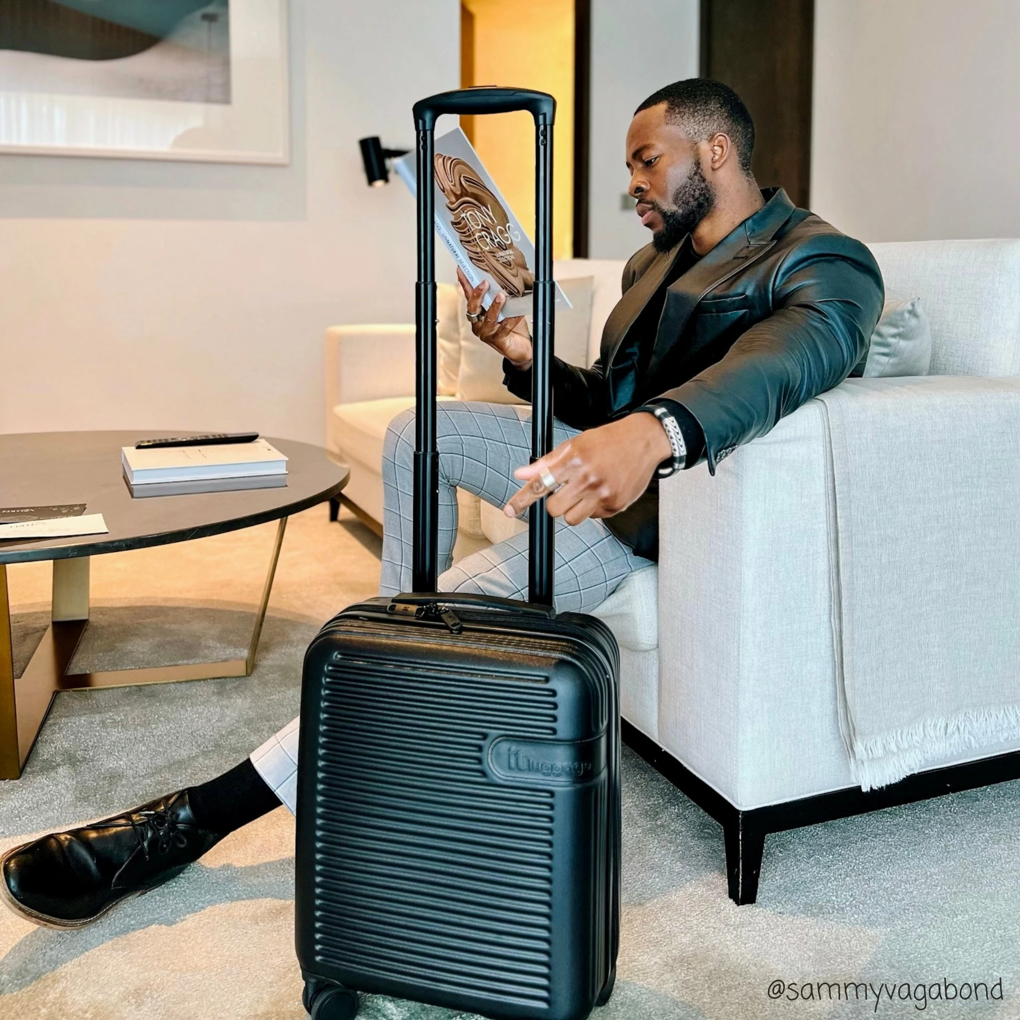 IT Luggage Valiant - 4pc Set (Black) 10 IT Luggage Valiant - 4pc Set (Black) - Image 8